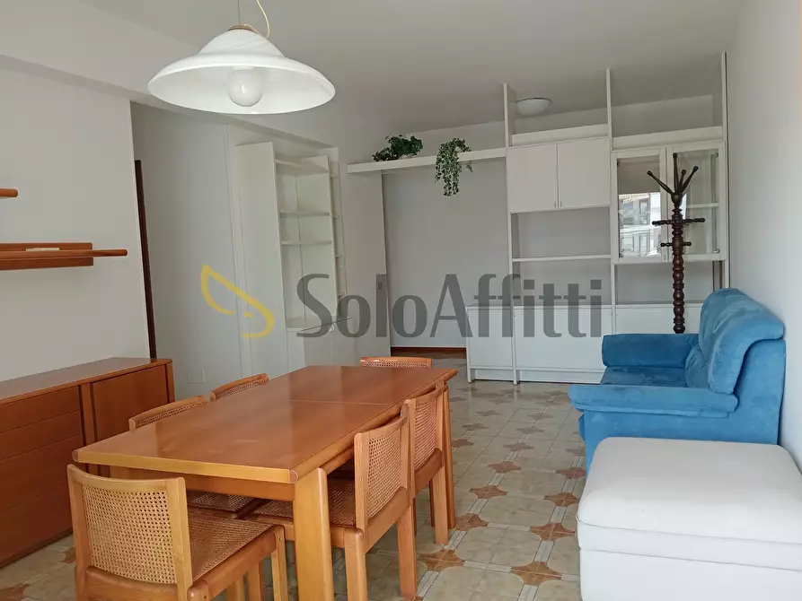 Immagine 1 di Quadrilocale in affitto  a Falconara Marittima