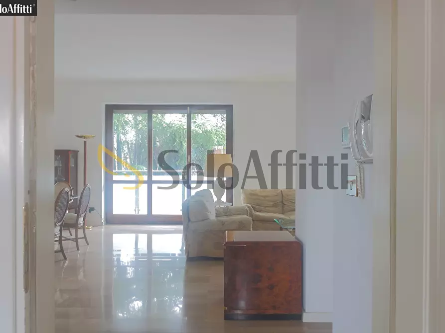 Immagine 12 di Trilocale in affitto  in Piazza Aldo Moro 1 a Cologno Monzese