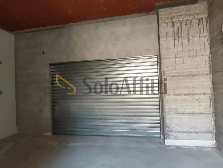 Immagine 8 di Magazzino in affitto  a Misterbianco