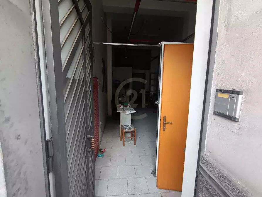 Immagine 10 di Attività commerciale in vendita  in Via Circumvallaz 250 a Paterno'