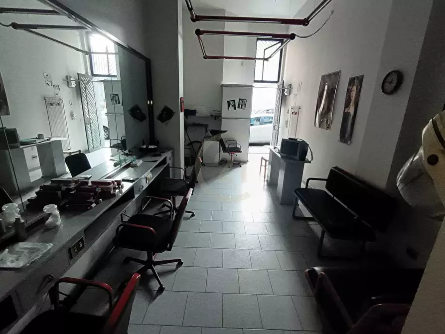 Immagine 2 di Attività commerciale in vendita  in Via Circumvallaz 250 a Paterno'