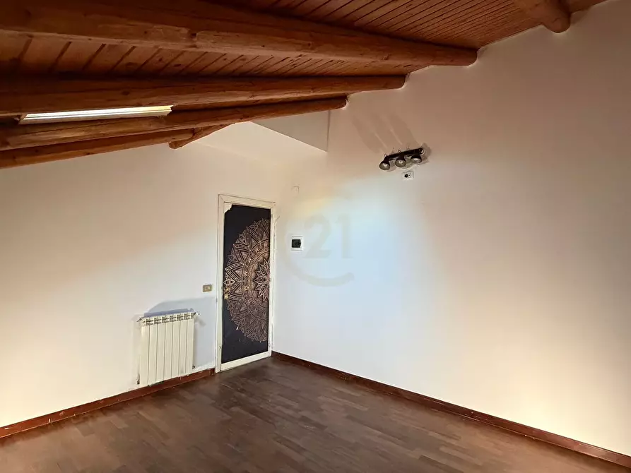 Immagine 9 di Mansarda in vendita  a Gravina Di Catania