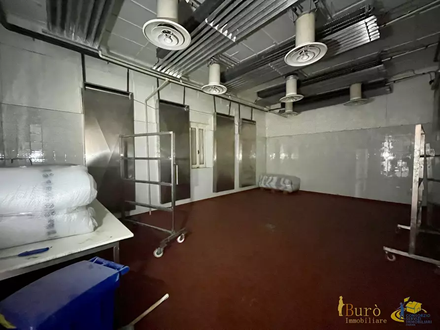 Immagine 2 di Attività artigianale in vendita  in strada del borgo reno 73 a Tizzano Val Parma