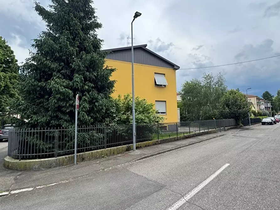 Immagine 30 di Trilocale in vendita  in Via Giacomo Leopardi a Collecchio