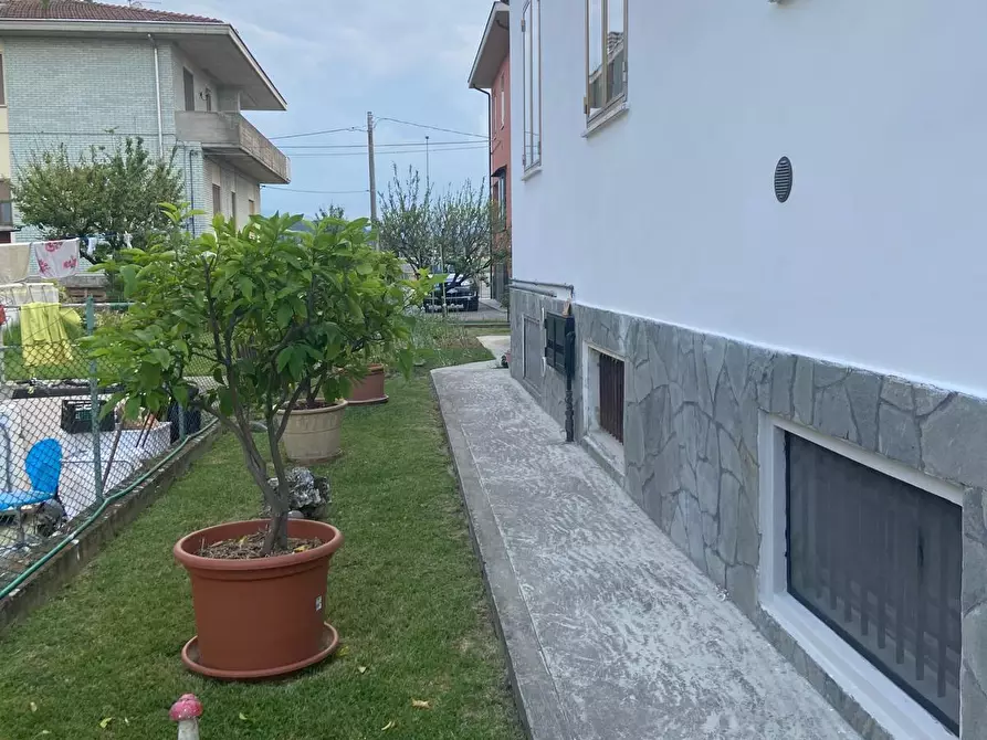 Immagine 63 di Casa trifamiliare in vendita  in Via Torino a Collecchio