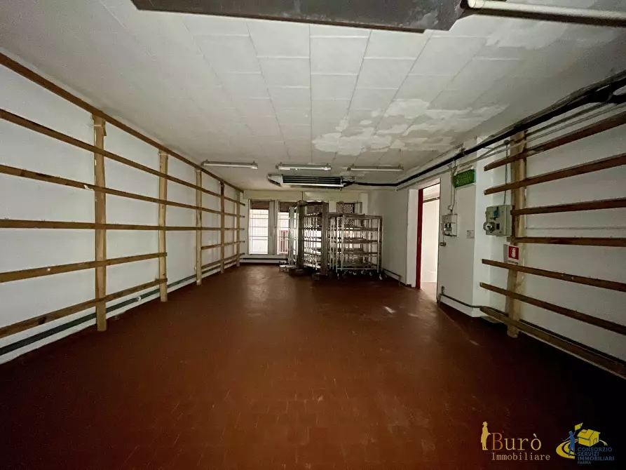 Immagine 5 di Attività artigianale in vendita  in strada del borgo reno 73 a Tizzano Val Parma