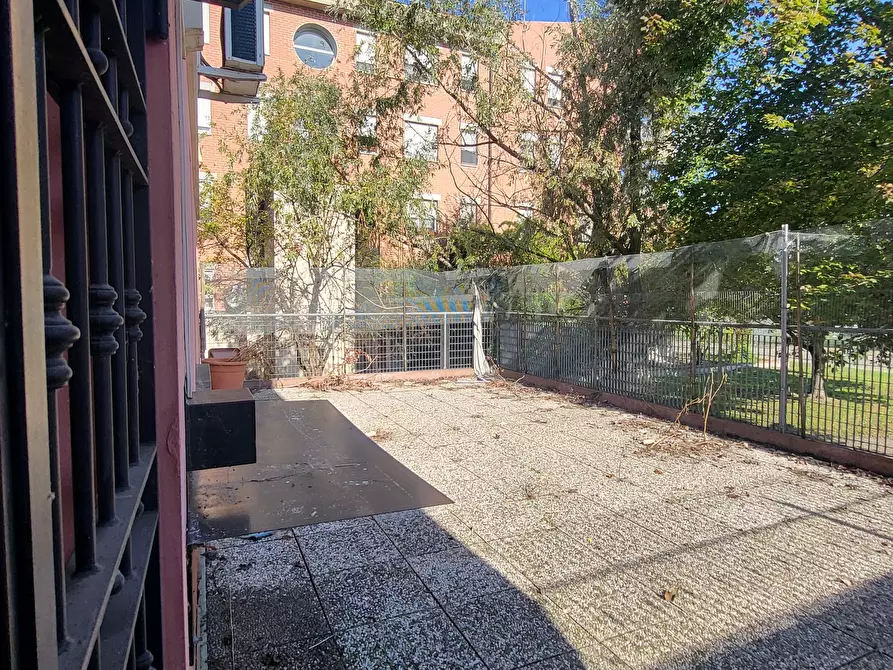 Immagine 12 di Pentalocale in vendita  in Via Domenico Pedretti 9 a Parma