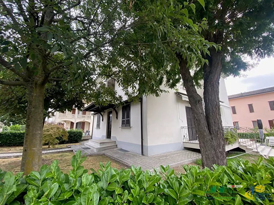Immagine 9 di Casa bifamiliare in vendita  in Via Pietro Nenni 7/9 a Noceto
