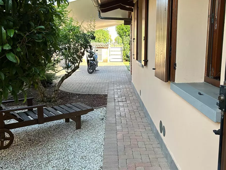Immagine 6 di Porzione di casa in vendita  in Via Augusto Franzoj 6 a Parma