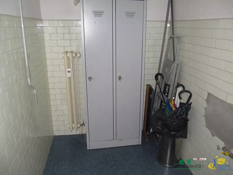 Immagine 8 di Locale commerciale in vendita  in Borgo Collegio Maria Luigia a Parma