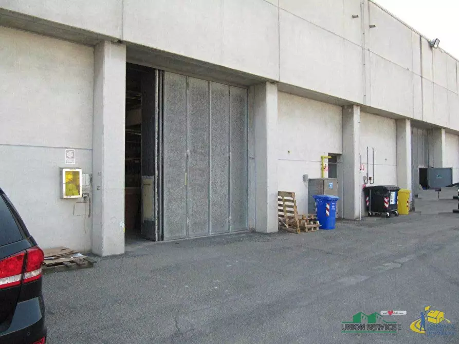 Immagine 5 di Attività artigianale in vendita  in via Forlanini a Parma