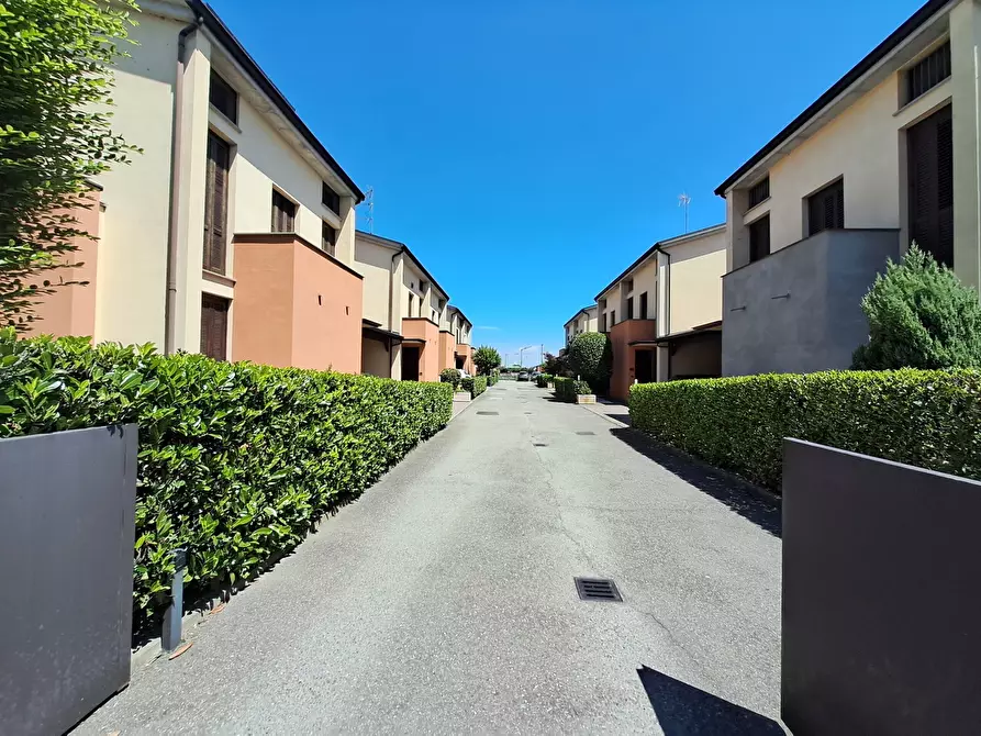 Immagine 40 di Villetta a schiera in vendita  in Via Mario Clivio 19 a Sorbolo Mezzani