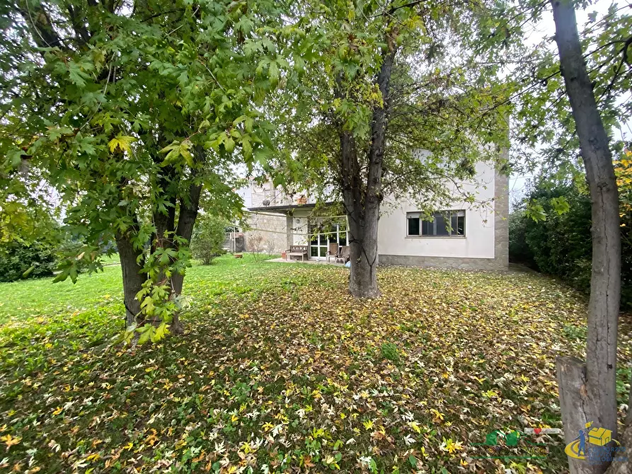 Immagine 3 di Villa in vendita  in Via Giosuè Carducci 3 a Medesano