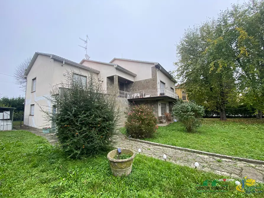 Immagine 2 di Villa in vendita  in Via Giosuè Carducci 3 a Medesano