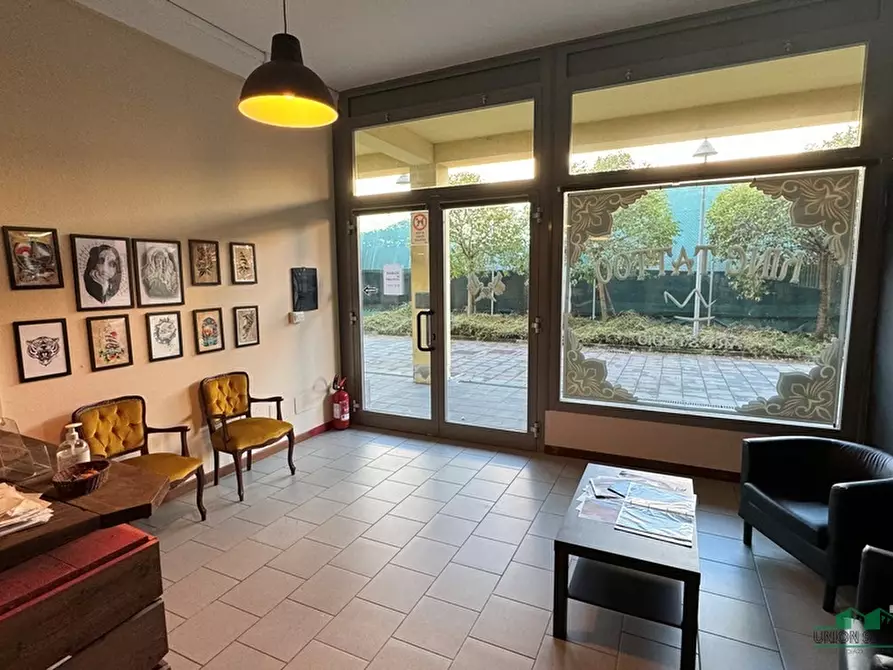 Immagine 20 di Attività commerciale in vendita  in Via La Spezia 32 a Collecchio