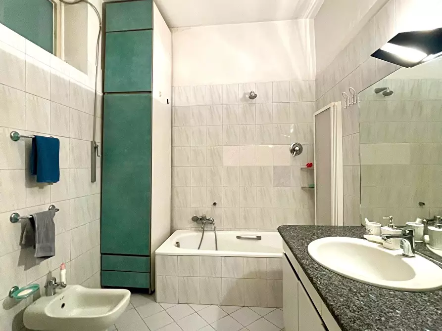 Immagine 12 di Trilocale in vendita  in Strada XX Settembre a Parma