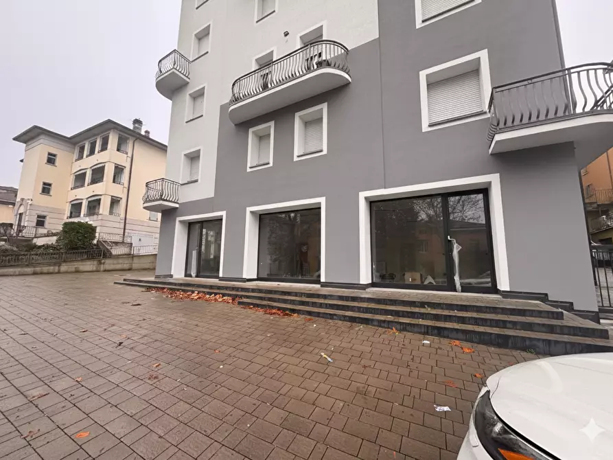 Immagine 1 di Locale commerciale in vendita  in Via XXIV Maggio 25 a Fornovo Di Taro