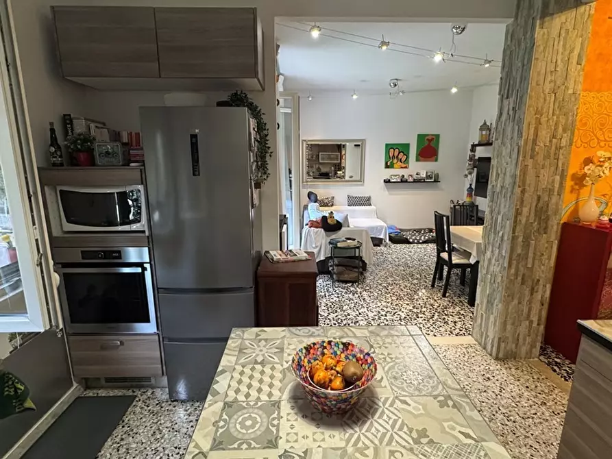 Immagine 4 di Trilocale in vendita  in Via Giacomo Leopardi a Collecchio