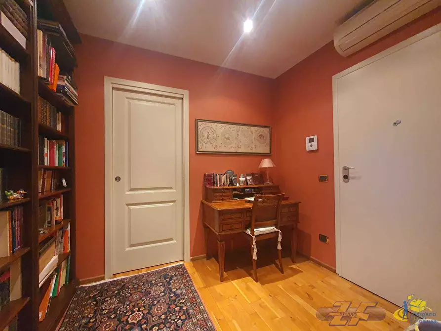 Immagine 5 di Trilocale in vendita  in Via Francesco Cassoli a Reggio Nell'emilia