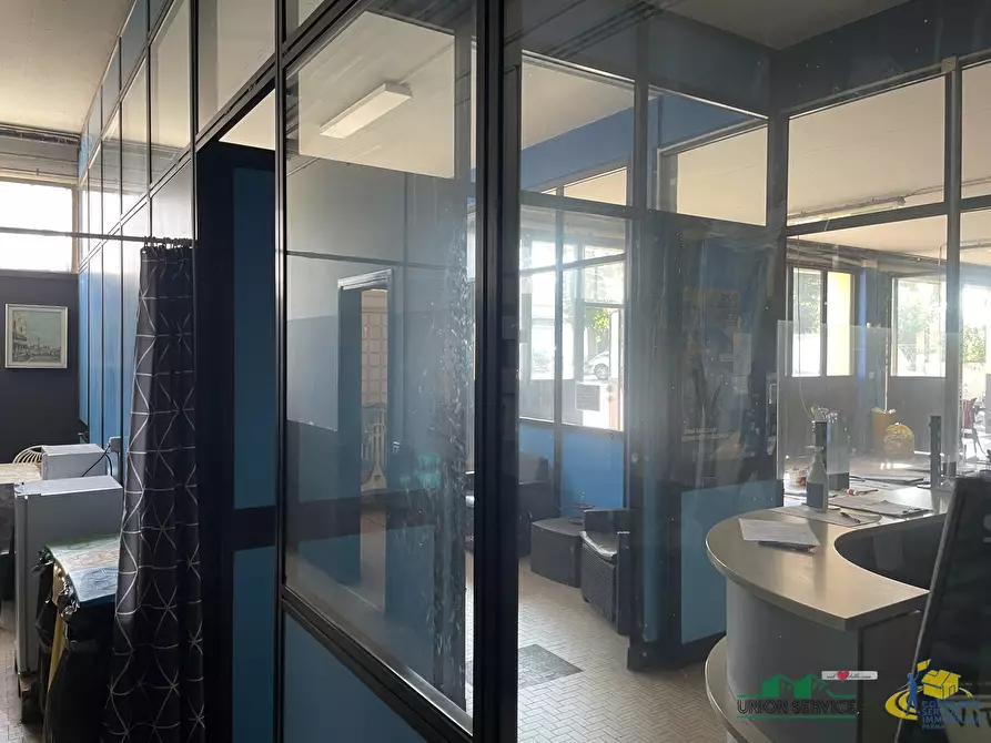 Immagine 4 di Laboratorio in vendita  in Via Giorgio Sonnino Sidney a Parma