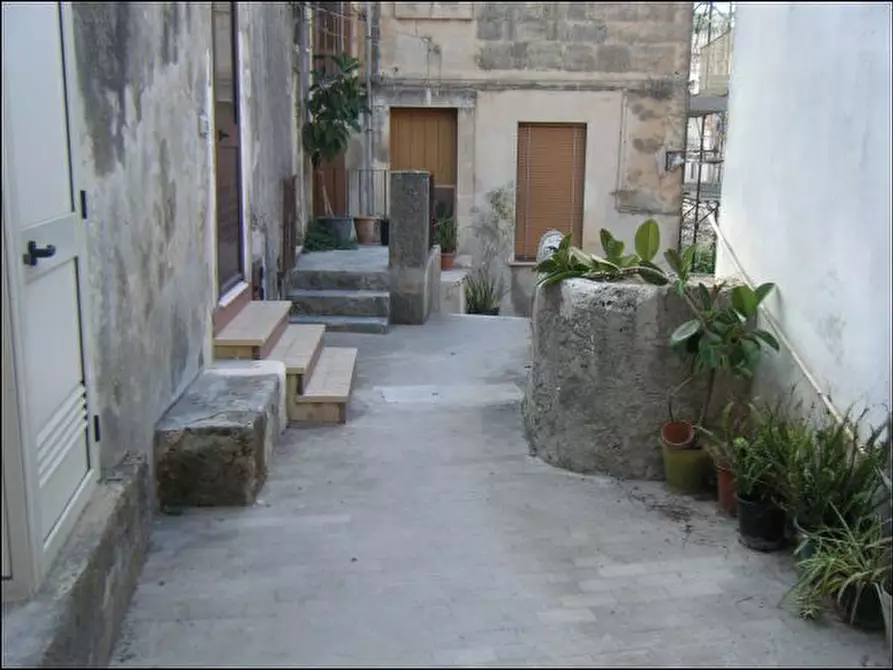 Immagine 1 di Porzione di casa in vendita  a Modica