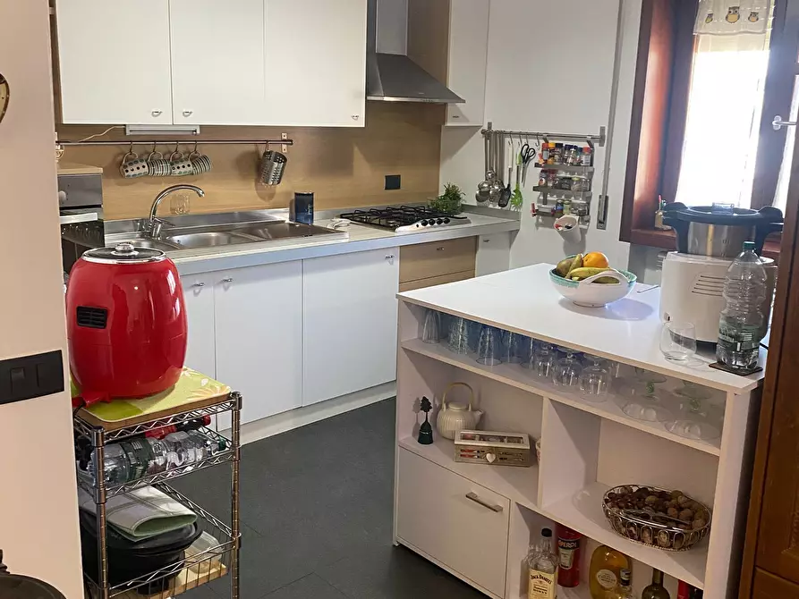 Immagine 5 di Appartamento in vendita  in VIA FABRIZIO 5 a Modica