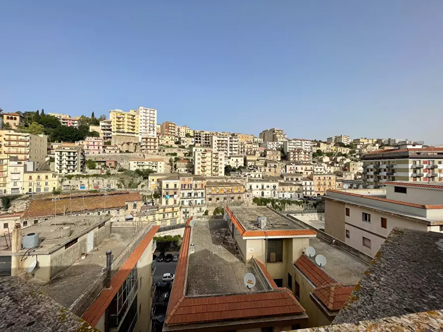 Immagine 10 di Attico in vendita  in Viale Medaglie D'Oro a Modica