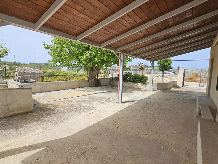 Immagine 2 di Villa in vendita  in Via del Gorgo Salato 481 a Ispica