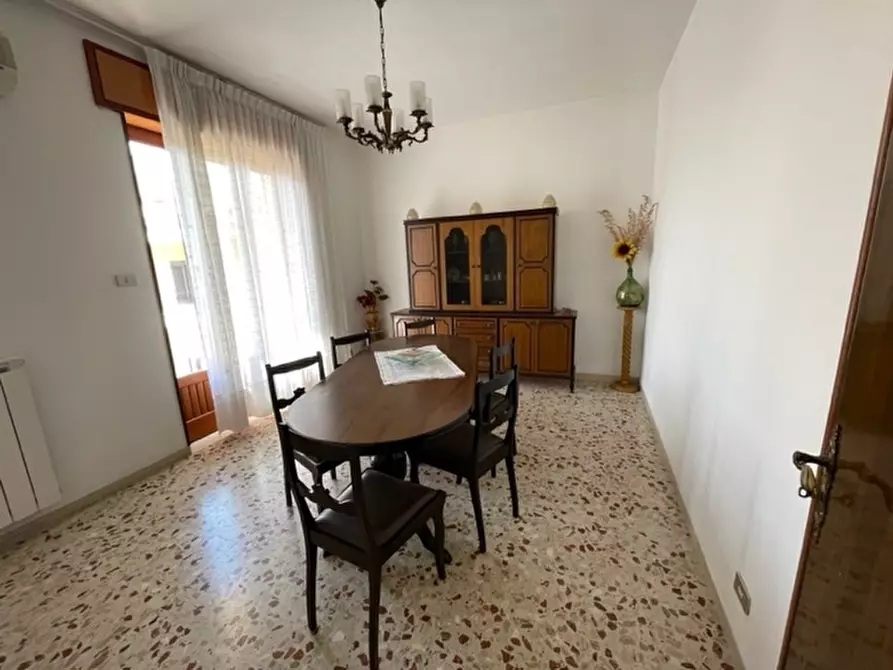 Immagine 5 di Appartamento in vendita  in VIA LORETO GALLINARA a Modica