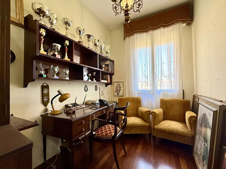 Immagine 19 di Pentalocale in vendita  in Via Del Borgo di San Pietro a Bologna