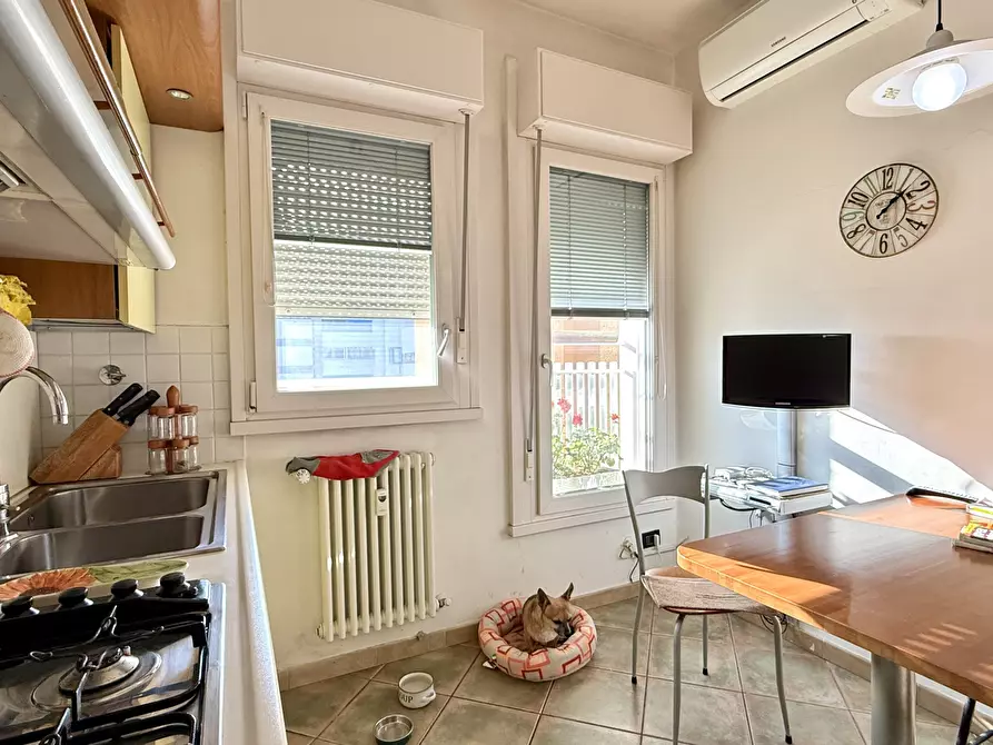 Immagine 17 di Pentalocale in vendita  in Via Allende 23 a Bologna