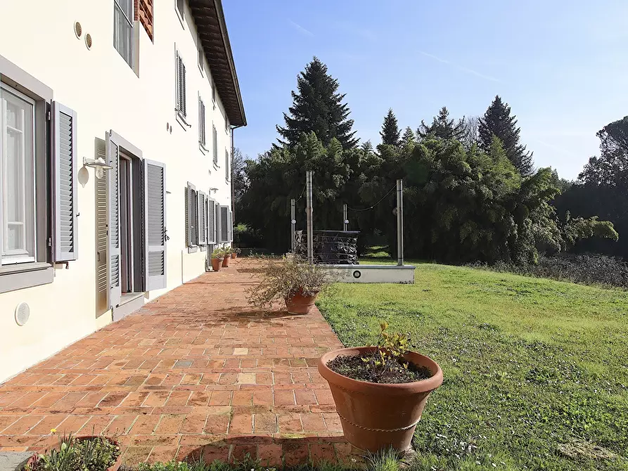 Immagine 4 di Villa in vendita  in Via del Cimitero di Ciciana a Lucca