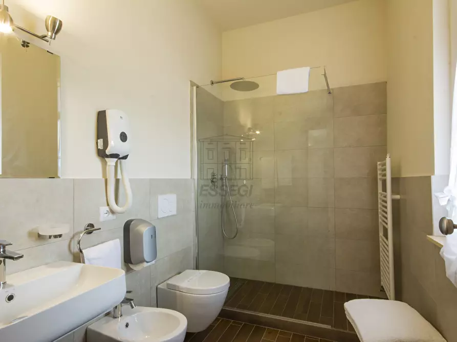 Immagine 39 di Rustico / casale in vendita  in Via di Montecarlo 59 a Lucca