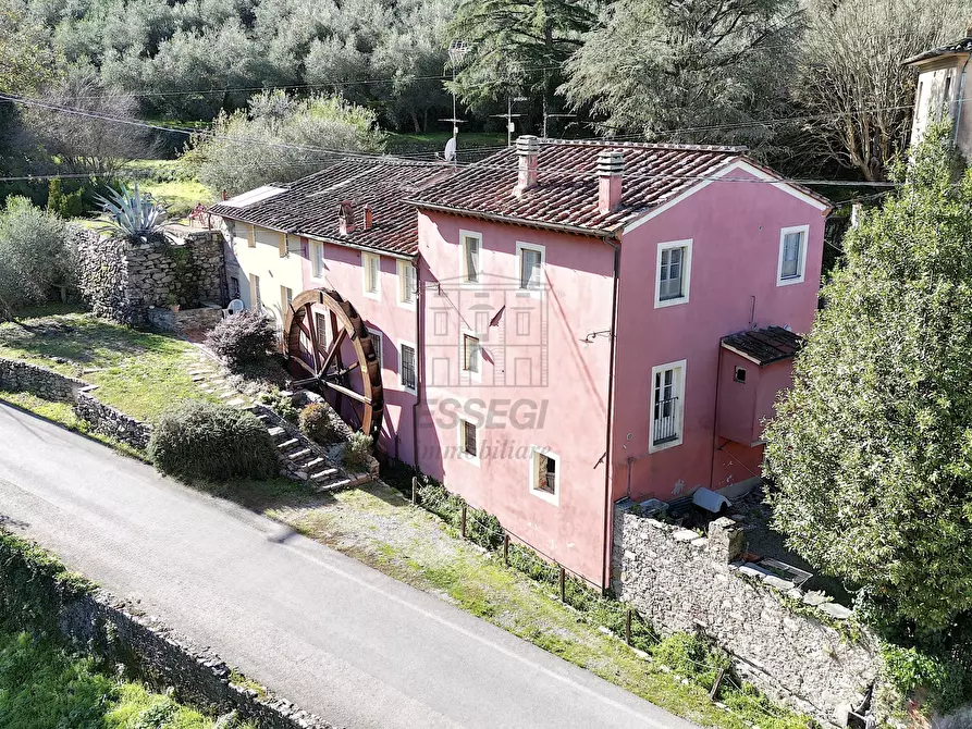 casa indipendente in vendita a Lucca in zona Centro Città
