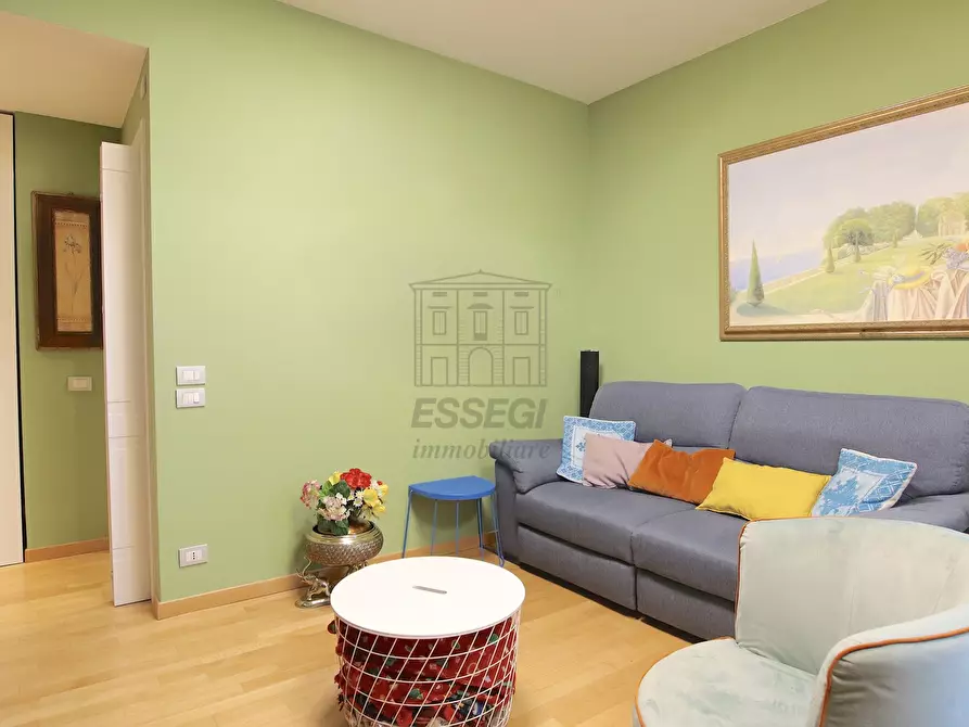 Immagine 5 di Appartamento in vendita  in Piazza della Croce 49 a Lucca