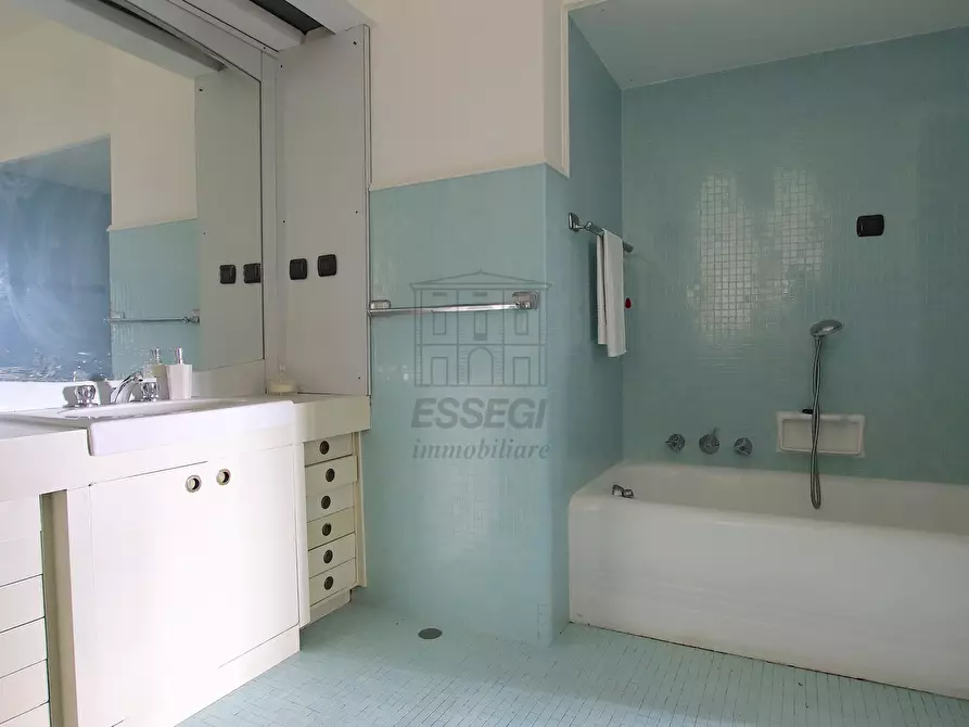 Immagine 18 di Villa in vendita  in traversa i 248 a Lucca