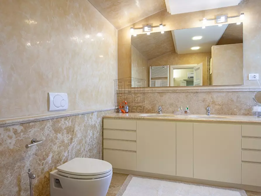 Immagine 25 di Villa in vendita  in Via di Villa Paola 335/F a Lucca