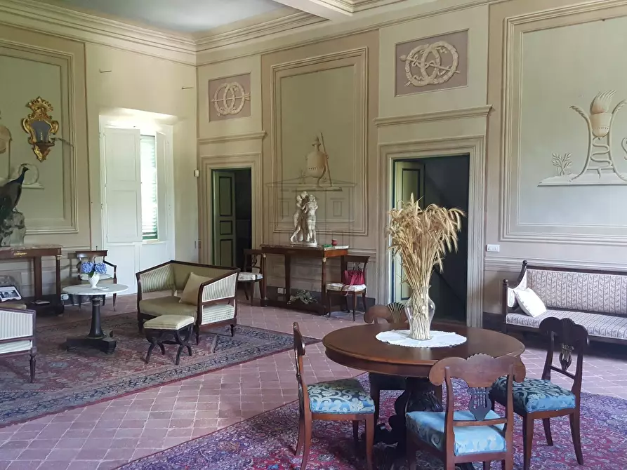 Immagine 8 di Villa in vendita  a Lucca