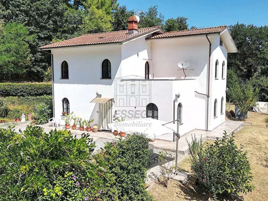 Immagine 1 di Casa indipendente in vendita  a Lucca