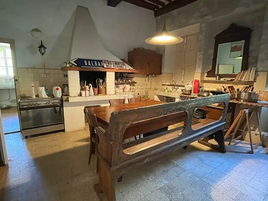 Immagine 7 di Villa in vendita  a Lucca