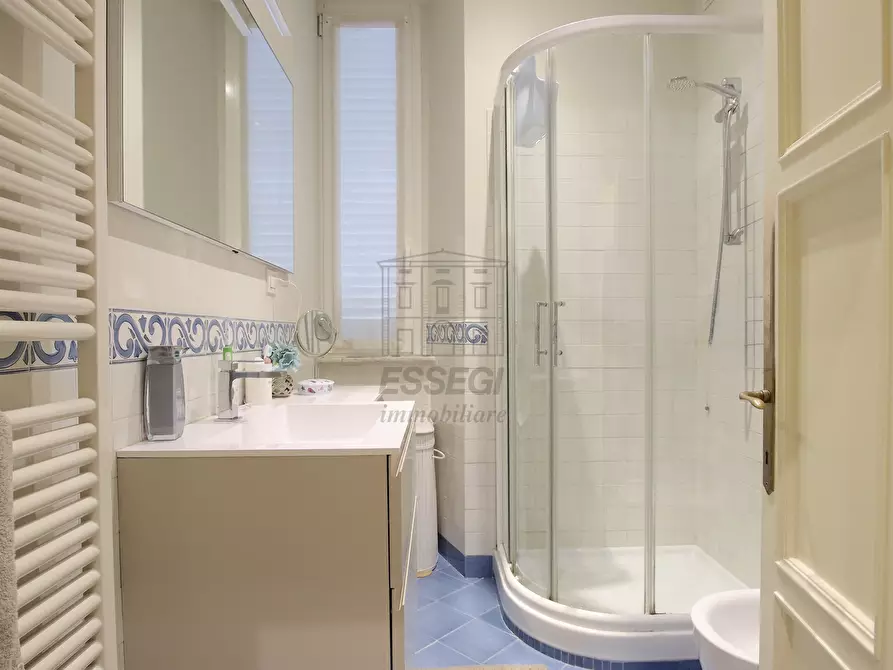 Immagine 11 di Appartamento in vendita  in Via Santa Chiara 12 a Lucca