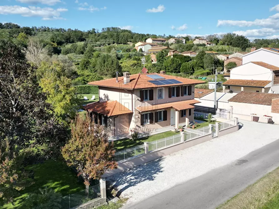 Immagine 2 di Villa in vendita  in Via di San Ginese a Capannori