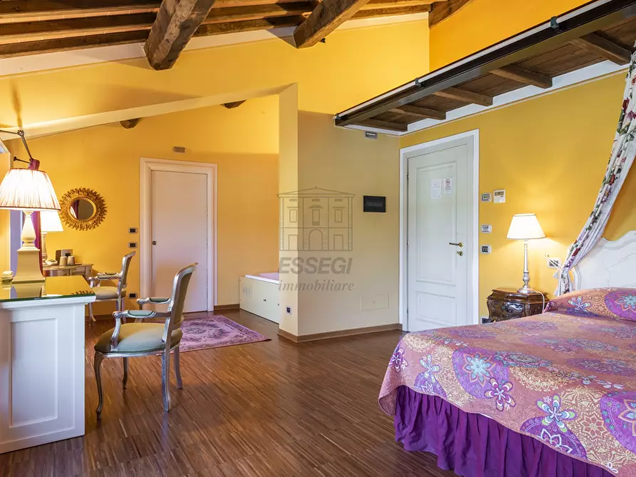 Immagine 34 di Rustico / casale in vendita  in Via di Montecarlo 59 a Lucca