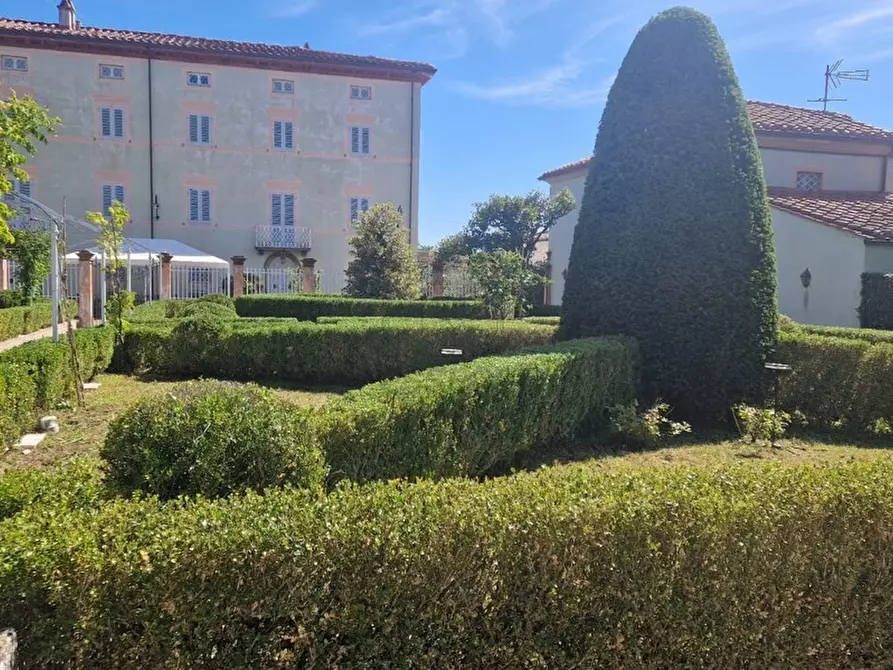 Immagine 2 di Villa in vendita  in Via di Tiglio 1234 a Lucca