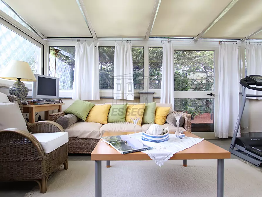 Immagine 25 di Villa in vendita  in Via dei Berti a Lucca