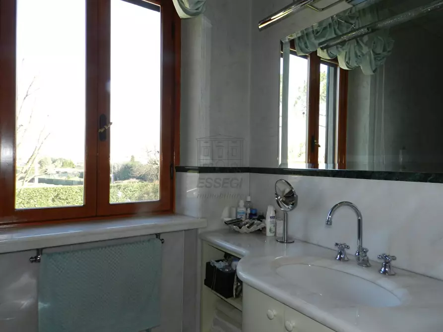 Immagine 43 di Villa in vendita  in Traversa II Via Vecchia Pesciatina 84 a Lucca