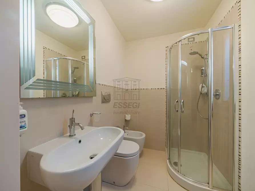 Immagine 21 di Villa in vendita  in Via di santa alessio 168 a Lucca