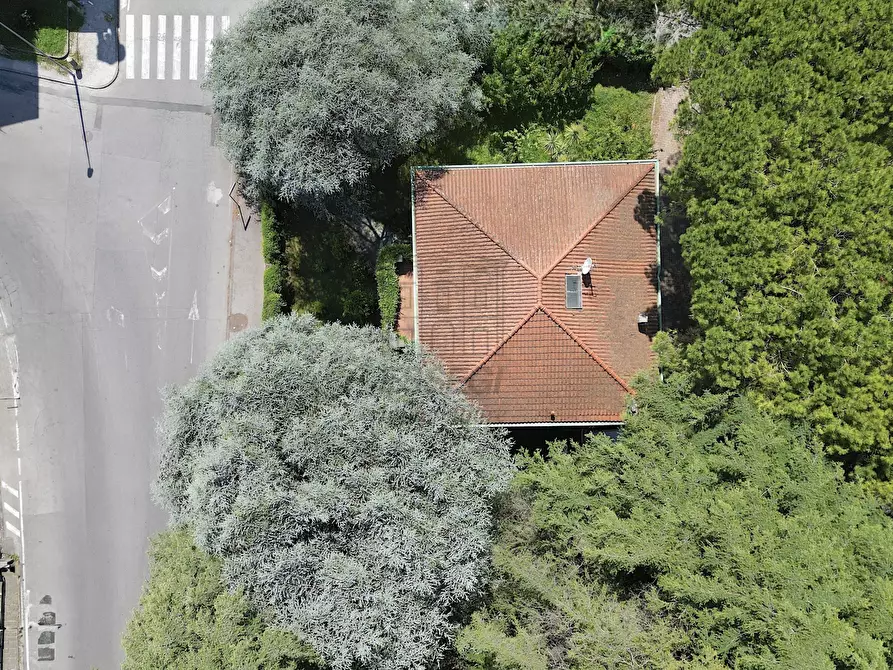 Immagine 42 di Villa in vendita  in Via Castruccio Buonamici a Lucca