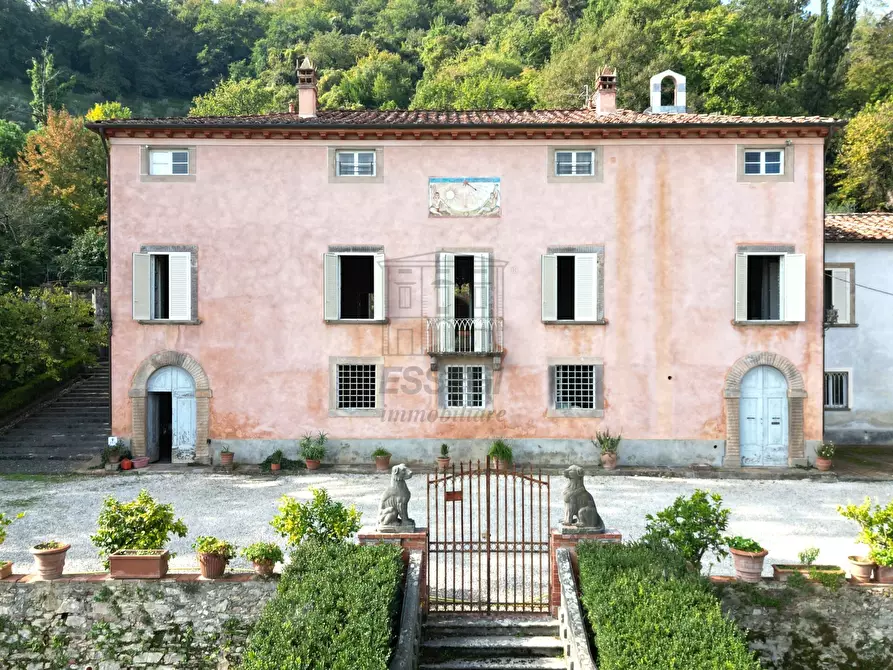 Immagine 2 di Villa in vendita  in Via del Cimitero ⅩⅩⅠⅠⅠ 676 a Lucca