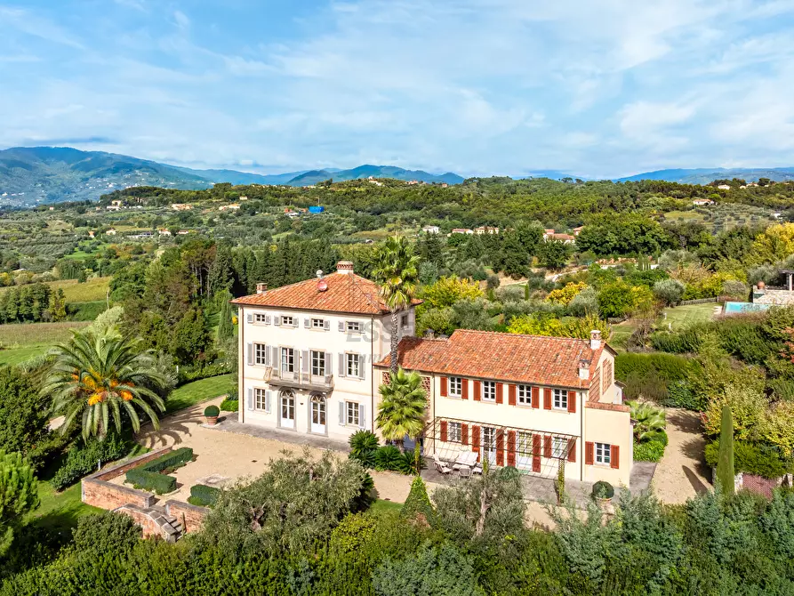 Immagine 1 di Villa in vendita  in via di Montechiari a Montecarlo